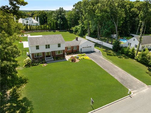 16 Lennon Rd, Lincoln, RI, 02865-4911 | Card Image