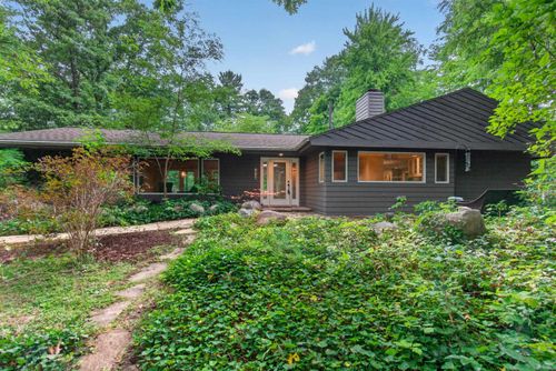 1819 Timberlane Dr, Traverse City, MI, 49686-2050 | Card Image