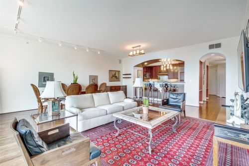 apt-605-3401 Lee Pkwy, Dallas, TX, 75219-5220 | Card Image