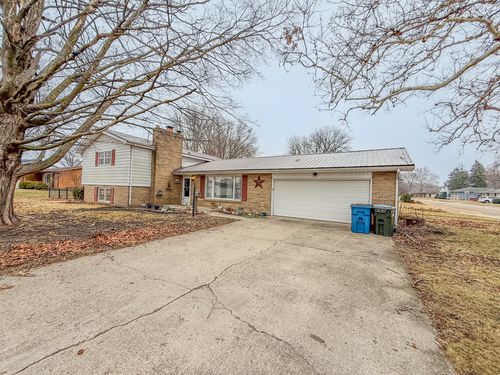 802 E 19th St, STERLING, IL, 61081-1335 | Card Image
