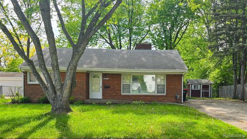 28291 Pierce St, Southfield, MI, 48076-2966 | Card Image