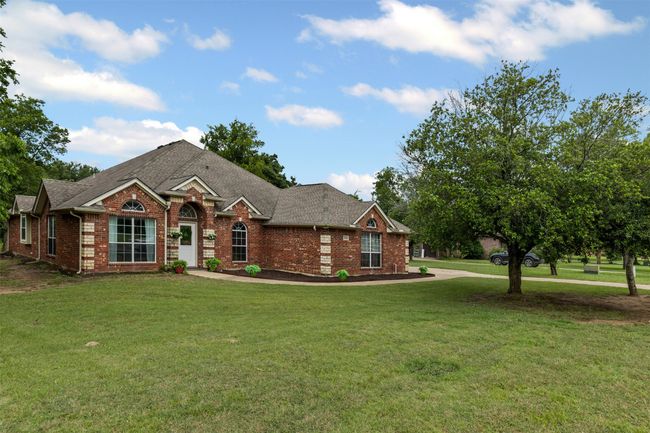 3008 Running Brook Dr, House other with 4 bedrooms, 2 bathrooms and null parking in Joshua TX | Image 9