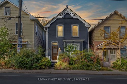 202 Montreal St, Kingston, ON, K7K3G4 | Card Image