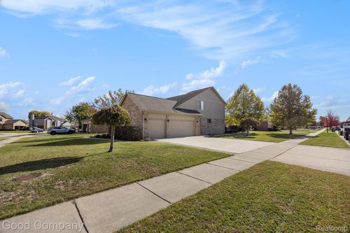 52117 Pebble Creek Dr, Chesterfield, MI, 48047-5971 | Card Image