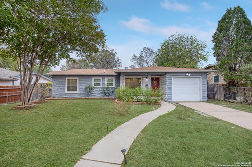 126 Cresham Dr, San Antonio, TX, 78218-4215 | Card Image