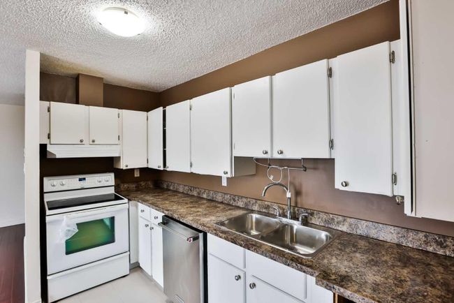 924 - 21 Berkeley Place W, Home with 2 bedrooms, 1 bathrooms and 1 parking in Lethbridge AB | Image 13