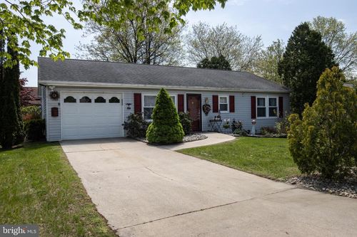 216 Laurel Ct, PINE GROVE, PA, 17963-9742 | Card Image