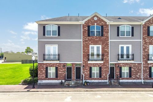 620 Cathedral Sq, Beaumont, TX, 77701-2869 | Card Image