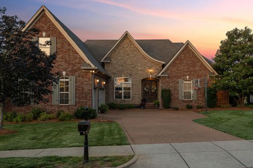 104 N Scarbrough Ct, Gallatin, TN, 37066-7153 | Card Image
