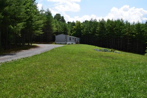 252 Reece Rd Sw, Willis, VA, 24380-4049 | Card Image