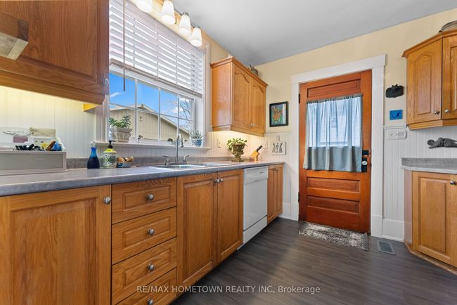 28 Centre St, House other with 4 bedrooms, 1 bathrooms and 4 parking in Edwardsburgh ON | Image 16