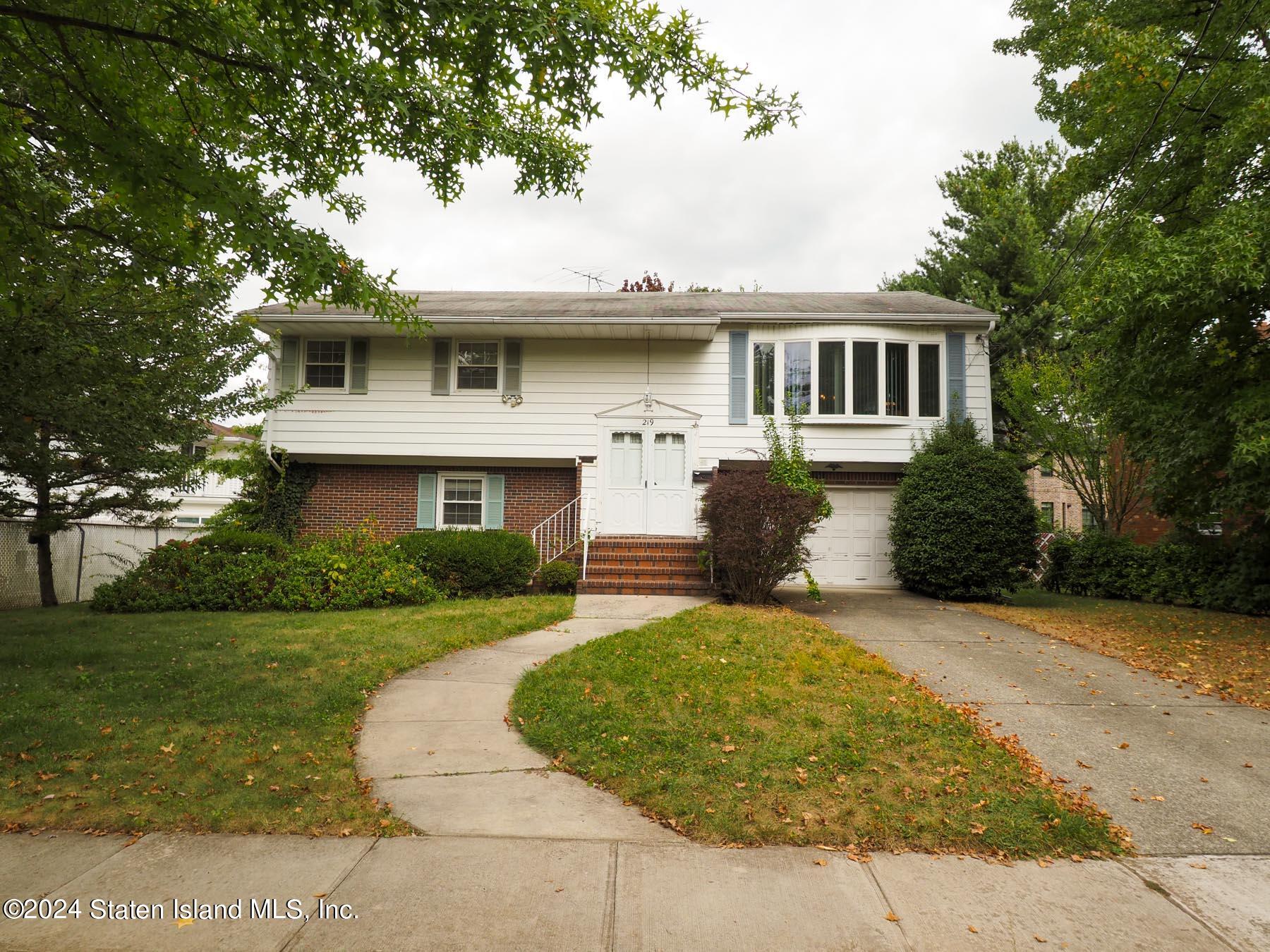 Ardsley St, Staten Island, NY 10306