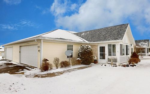 674 Villa Dr, Ontario, OH, 44906-4055 | Card Image