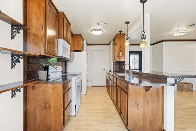 1949 County Road 347 Loop, Home with 3 bedrooms, 2 bathrooms and 3 parking in Gause TX | Image 9