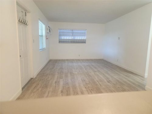 3-900 Sw 11th St, Hallandale Beach, FL, 33009-6870 | Card Image