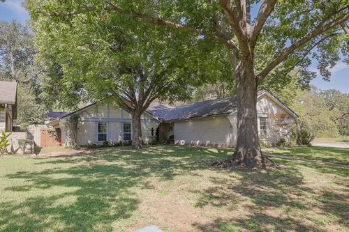2001 Heather Way Dr, Arlington, TX, 76012-2232 | Card Image