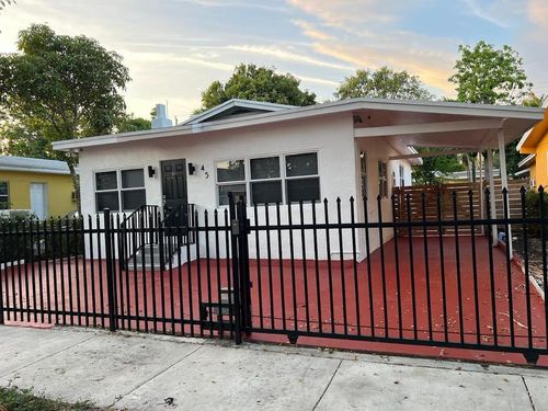 45 Ne 50th St, Miami, FL, 33137-2712 | Card Image