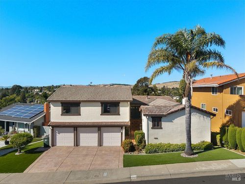 112 Serra Dr, Vallejo, CA, 94590-3437 | Card Image