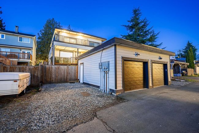 357 E 4 Th Street, Home with 5 bedrooms, 3 bathrooms and 2 parking in North Vancouver BC | Image 39