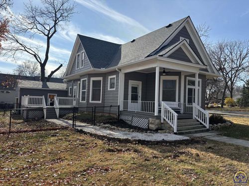 620 Pearl St, Cottonwood Falls, KS, 66845-2853 | Card Image