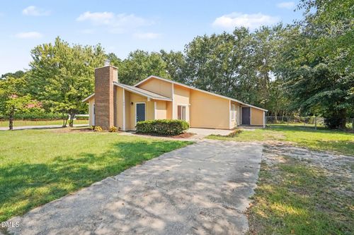 108 Deerfield Dr, Spring Lake, NC, 28390-1536 | Card Image