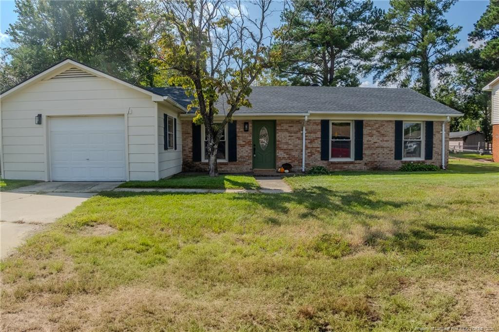 Glensford Dr, Fayetteville, NC 28314