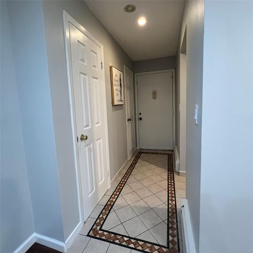 apt-1-7 Granada Cres, White Plains, NY, 10603-1247 | Card Image