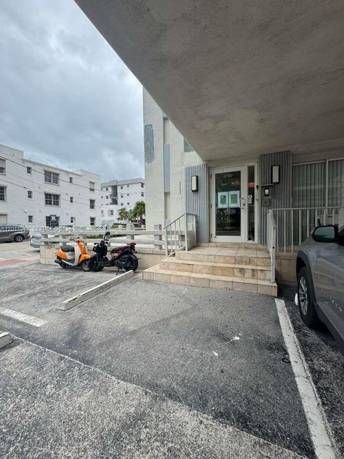 s-309-3700 Collins Ave, Miami Beach, FL, 33140-4074 | Card Image