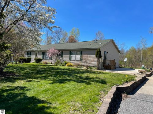 2376 River Rd, Frankfort, MI, 49635-9623 | Card Image