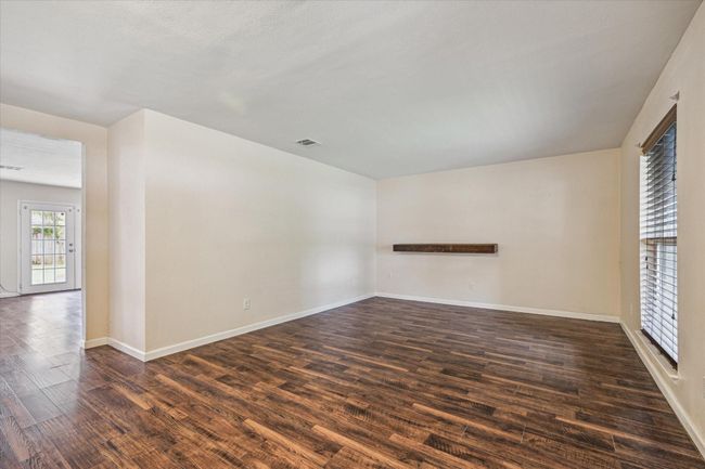Front Living Room | Image 8
