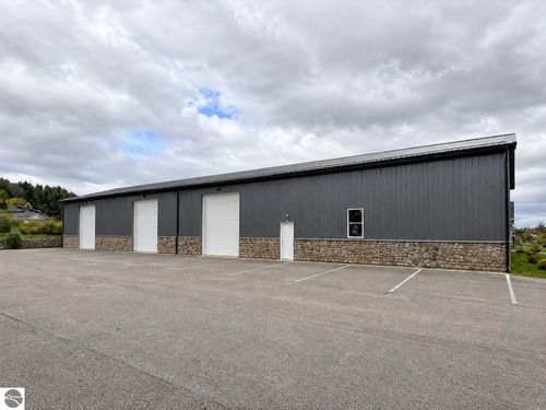 1-1393 Industry Dr, Traverse City, MI, 49696-9245 | Card Image