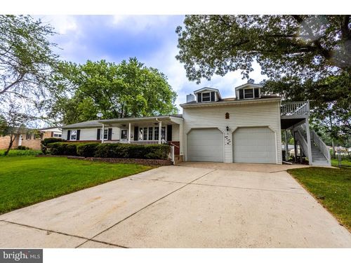8261 Spring Knoll Dr, Pasadena, MD, 21122-2127 | Card Image