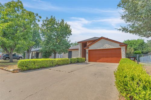 1902 Hollow Tree Blvd, Round Rock, TX, 78681-2866 | Card Image