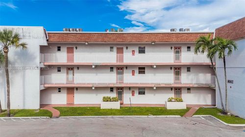 apt-101-8002 Lagos De Campo Blvd, Tamarac, FL, 33321-3847 | Card Image