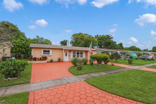 5946 Nw 16th Ct, Sunrise, FL, 33313-4712 | Card Image