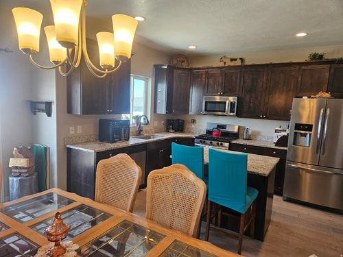 827 E Sunset View Rd, Grantsville, UT, 84029-8515 | Card Image