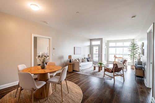 204-1915 N Water Street, Milwaukee, WI, 53202 | Card Image