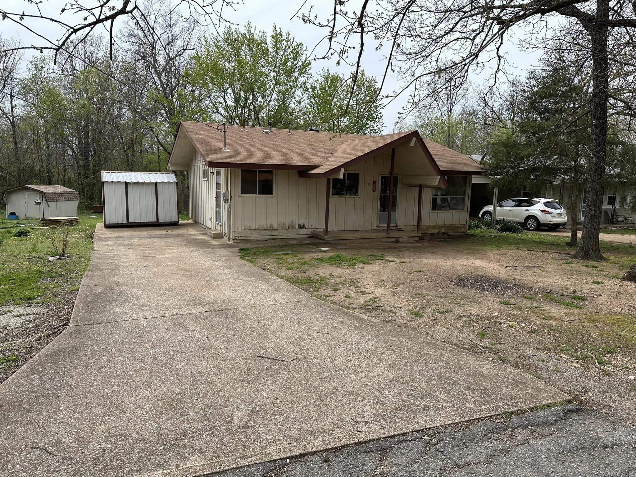 Hiawatha Dr, Cherokee Village, AR 72529