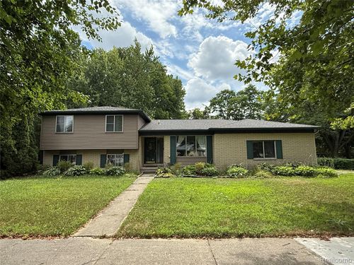2356 Hinge Dr, Troy, MI, 48083-5646 | Card Image