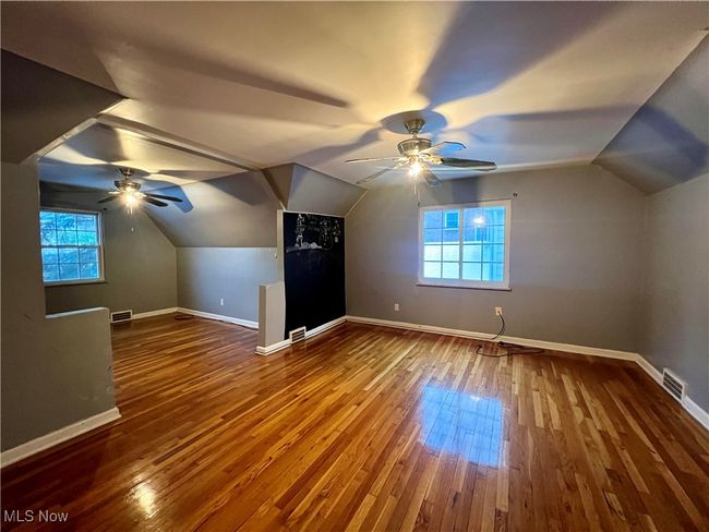 Upstairs bedroom 1 | Image 14