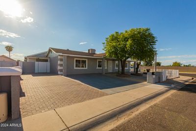 2054 N 72 Nd Lane, House other with 5 bedrooms, 3 bathrooms and null parking in Phoenix AZ | Image 3