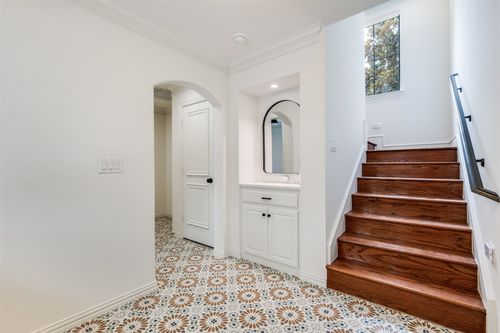 b-5804 Hudson St, Dallas, TX, 75206-8164 | Card Image