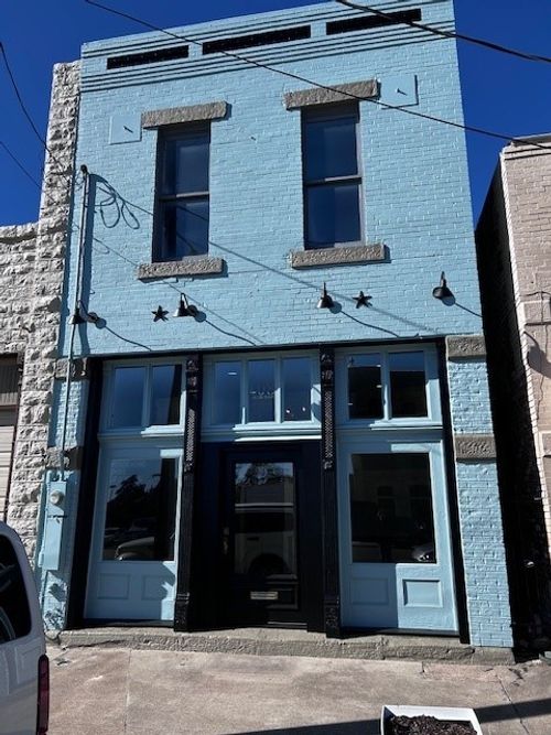 108 S Main St, Weatherford, TX, 76086-4320 | Card Image