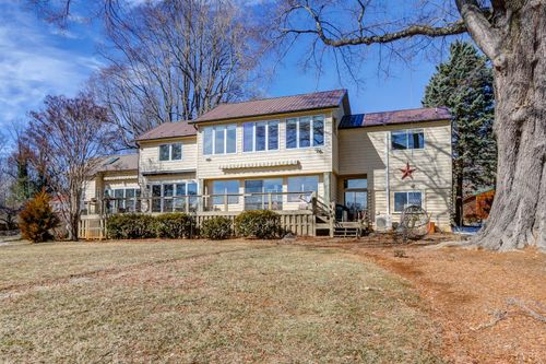 2028 Timberlake Dr, Lynchburg, VA, 24502-6944 | Card Image