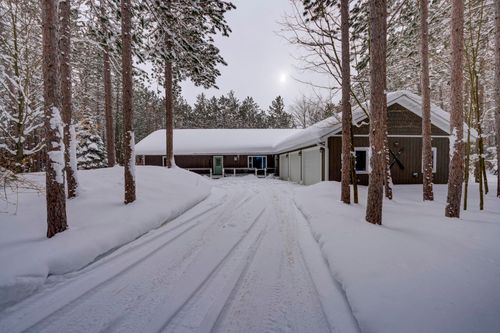 16355 Hunt Club Rd W, Lake Ann, MI, 49650-9696 | Card Image