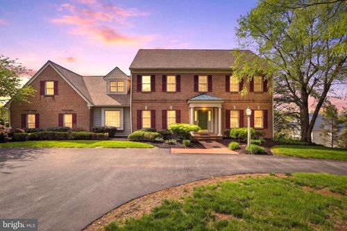 1120 Brookway Dr, YORK, PA, 17403-5904 | Card Image