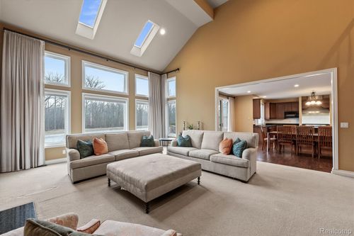 29900 Forest Dr, Franklin, MI, 48025-1569 | Card Image