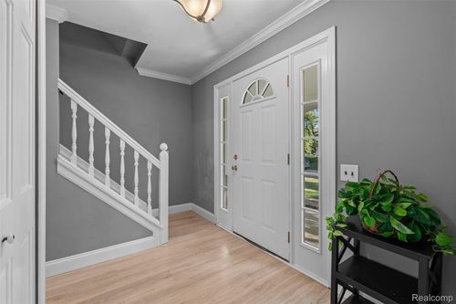 5493 S Piccadilly, West Bloomfield, MI, 48322-1446 | Card Image