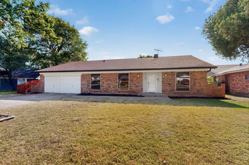 1208 Birch St, Hurst, TX, 76053-4304 | Card Image