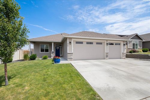 3701 S Van Buren Pl, Kennewick, WA, 99338-5087 | Card Image